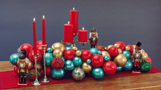Christmas Balloon Table Runner