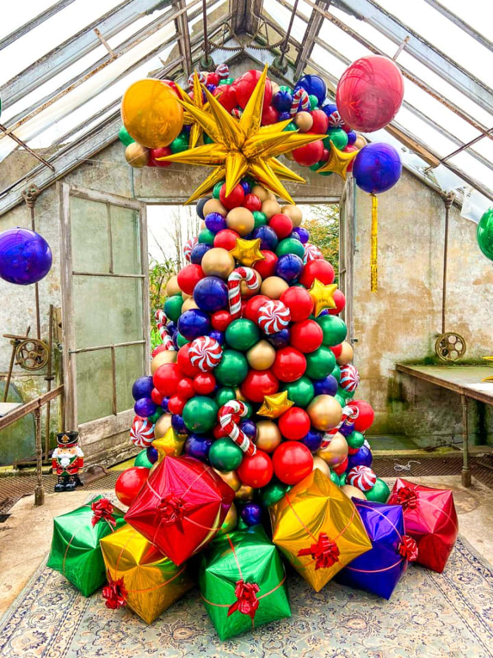 Christmas Season Decorating Package